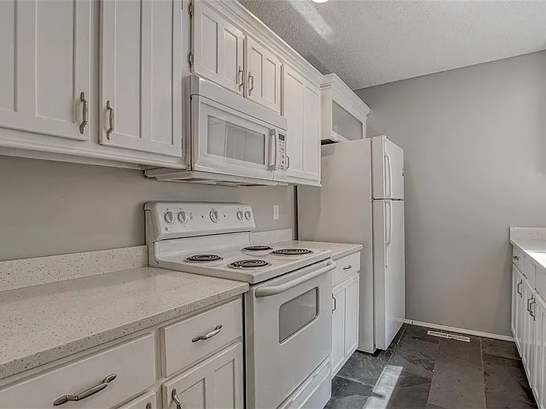 10923 Gillette St — Photo 7