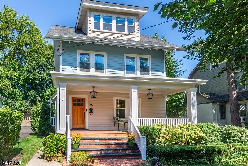 1st image of 85 Evergreen Ave