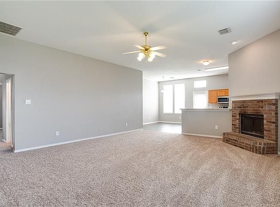 2nd image of 1117 Twin Lakes Dr