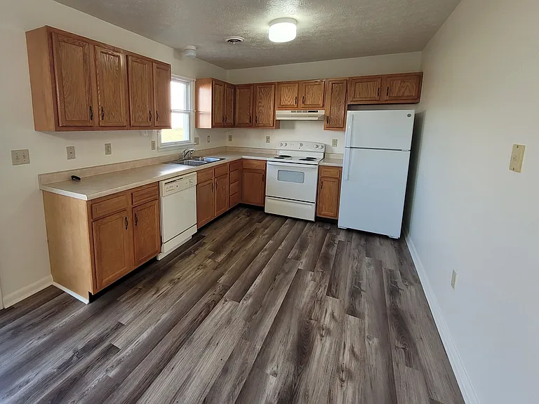 100 Sterling Hills Dr — Photo 36