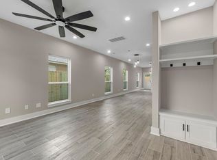 7802 Queen St #A, Houston, TX 77028