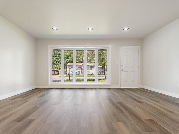 4th image of 3107 W 79th Pl