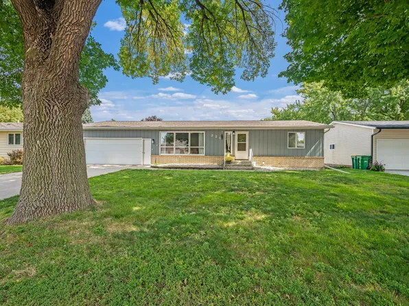 320 Park St, Sherburn, MN 56171