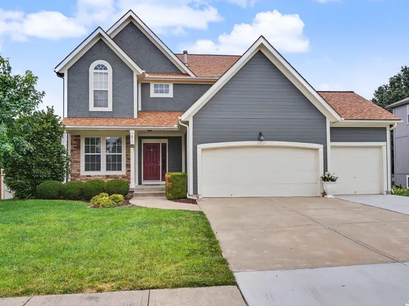 8438 Timber Ridge St, De Soto, KS 66018