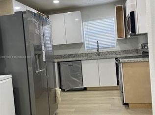 5261 NW 1st St, Miami, FL 33126