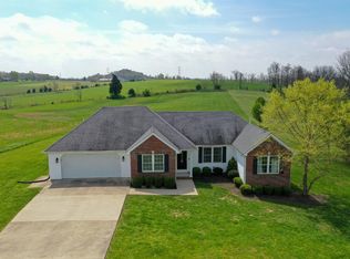 820 Cleo Ave, Lancaster, KY 40444