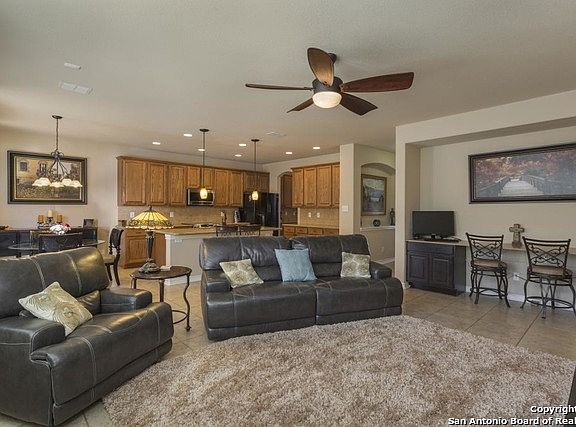 4th image of 23443 Woodlawn Rdg