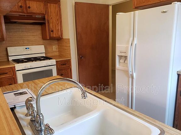 5th image of 6402 Sunstrip Dr
