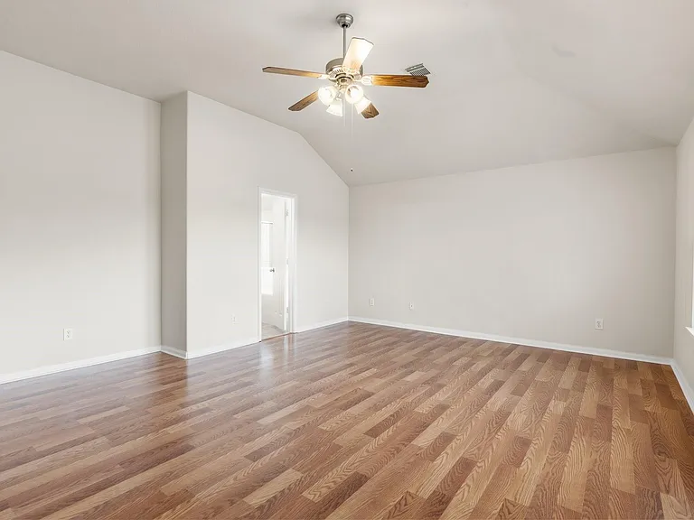 3111 Holly Ranch Dr — Photo 30