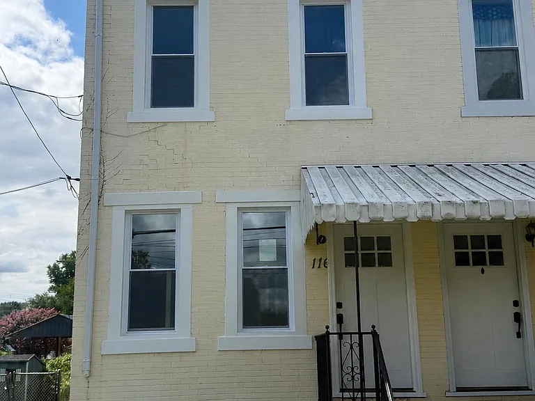 116 Robertson Ave — Photo 1