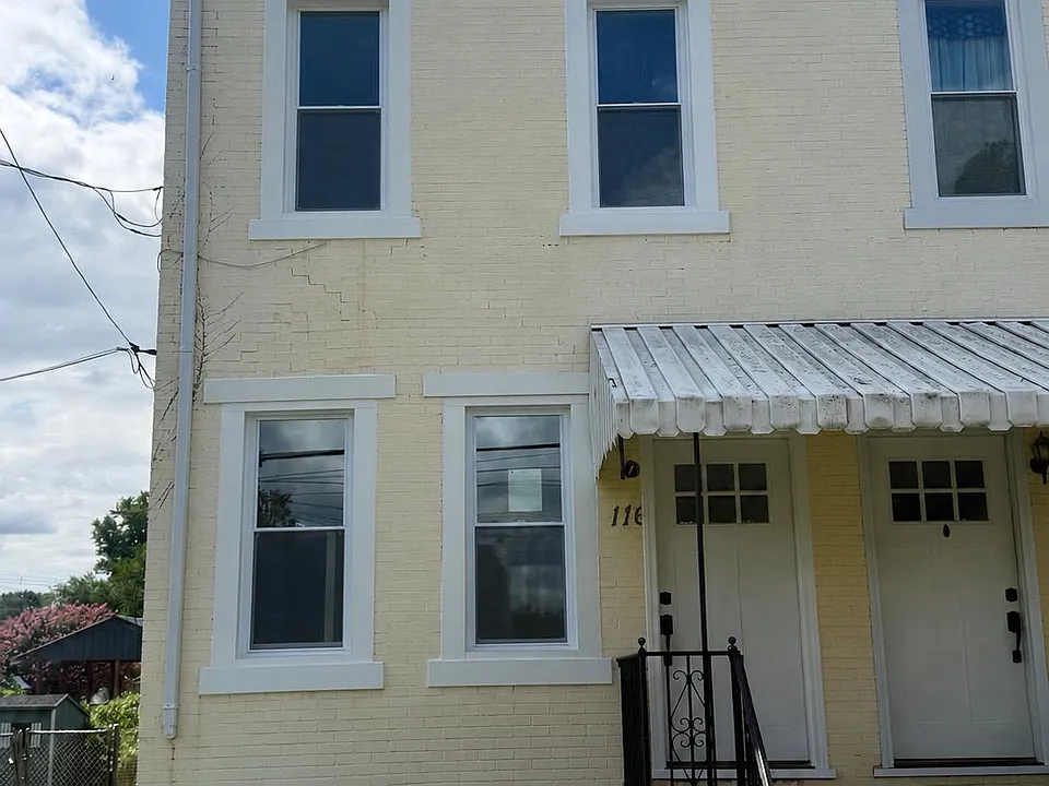116 Robertson Ave