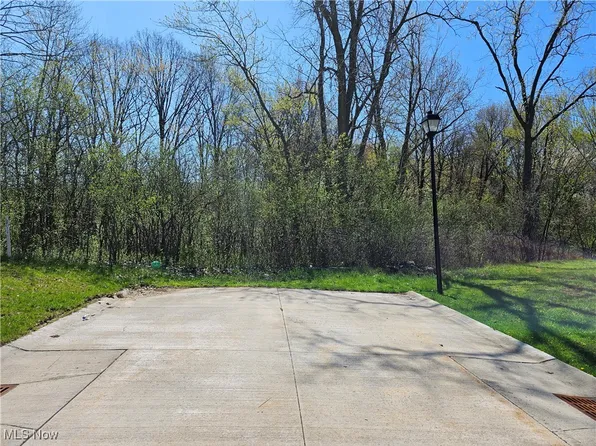 Hubbell Cir, Bedford, OH 44146