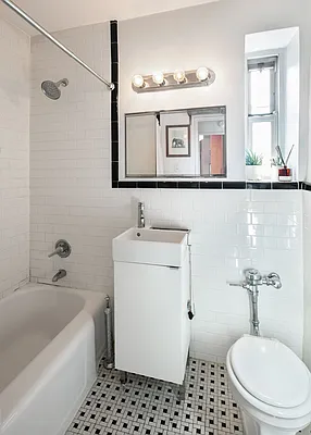 Sold by Compass | media 21