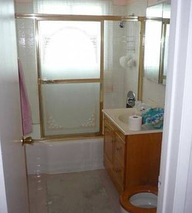Hallway Bath - before remodel