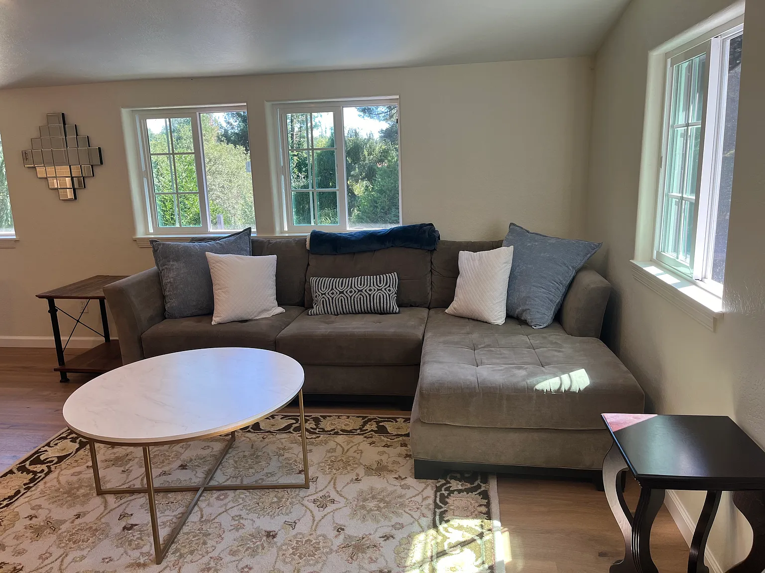 1 bed, 650 sqft, $2,200 — Photo 2