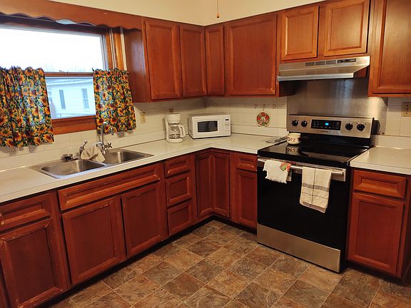 Kitchen new flooring & stove
