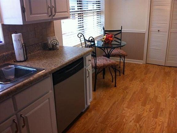 3rd image of 6195 Frieda St