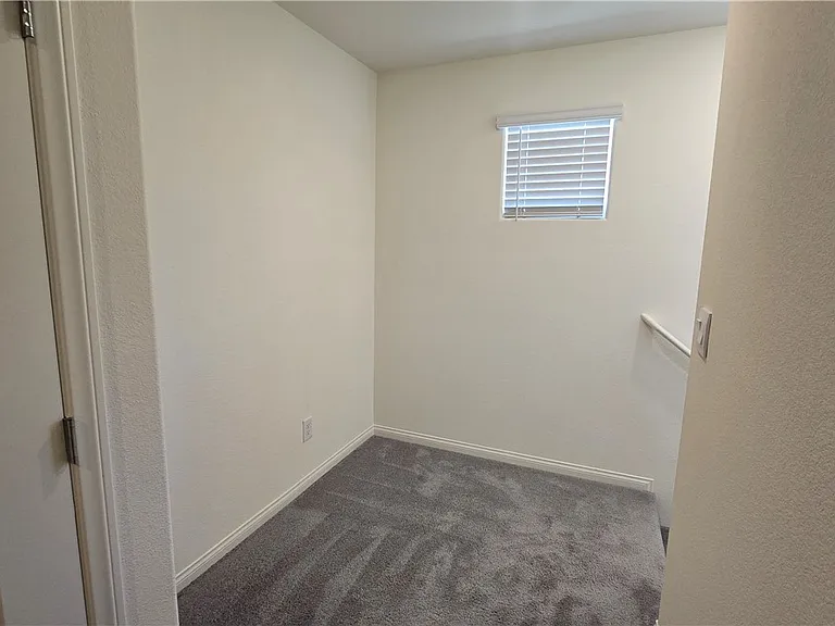 7647 Duran Harbor Ln — Photo 34