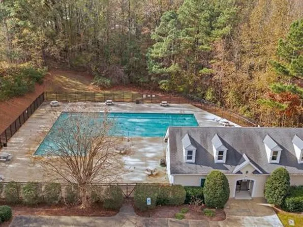 804 Silverstone Way, Holly Springs, NC 27540