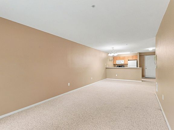 4th image of 1818 18th Ave APT 203