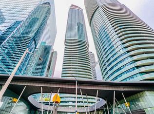 14 York St #1909-C01, Toronto, ON M5J 0B1