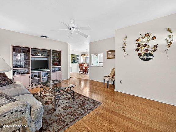 5th image of 1573 Waldorf Cir NE