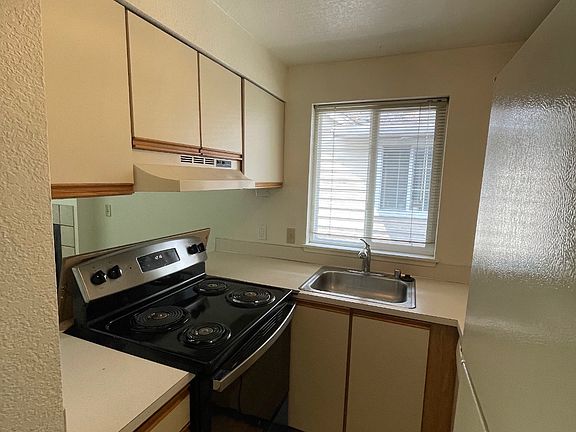 5th image of 523 N 105th St #B