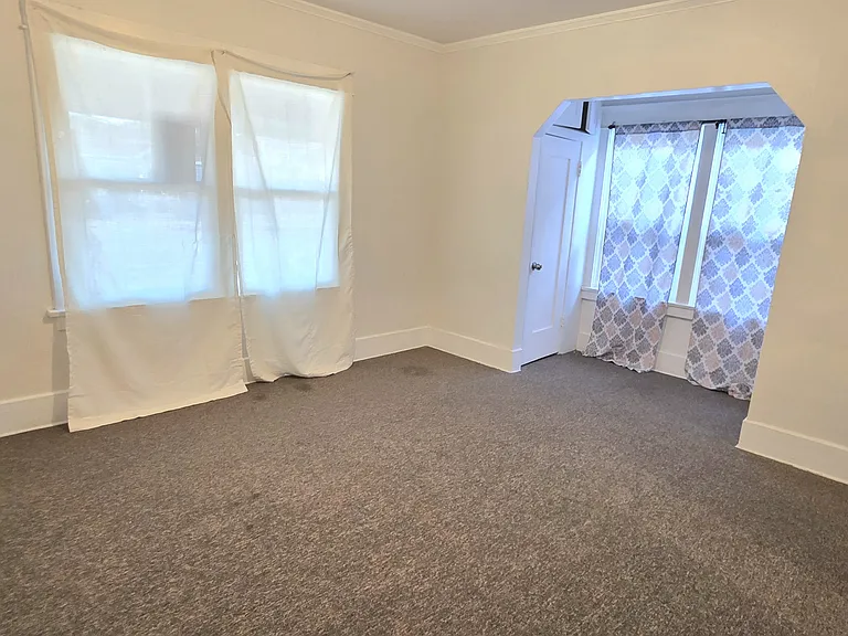 1141 W Gage Ave — Photo 14