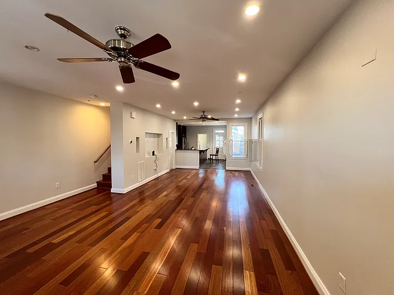 5 Dean St — Photo 32