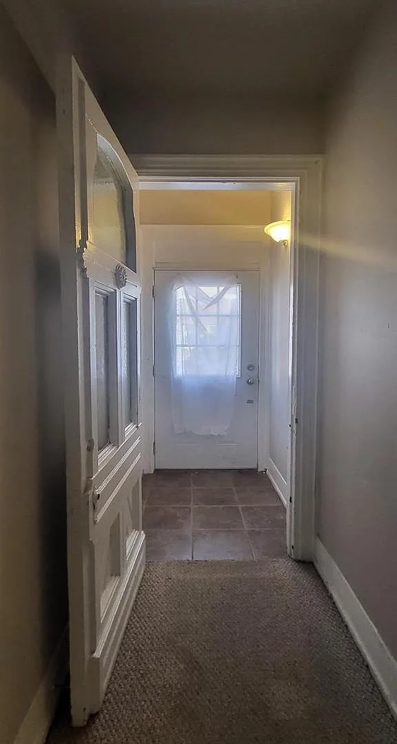 Front Foyer View - 524 N 33rd St
