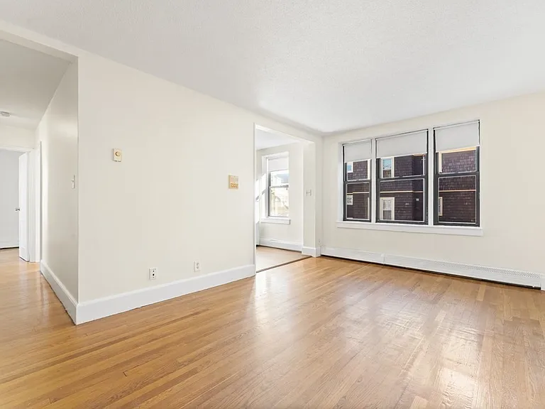 11 Victory Rd #32 — Photo 12