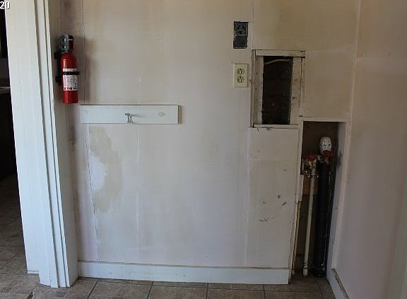 2nd image of 307 Monroe St