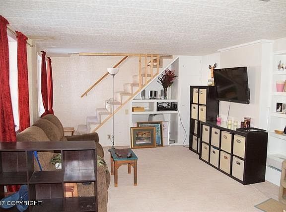 3rd image of 1717 Tamarack St