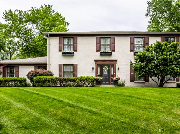 7743 Camelback Dr, Indianapolis, IN 46250