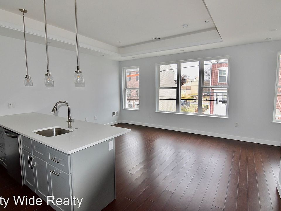 1st image of 1337 N Franklin St #3F