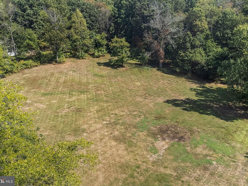2nd image of 19936 Colchester Rd