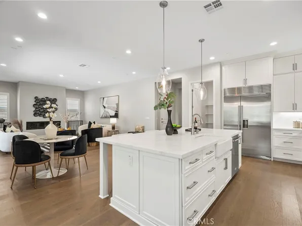 370 Sawbuck, Irvine, CA 92618