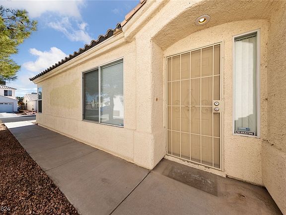 3rd image of 1729 Villa Vista Way
