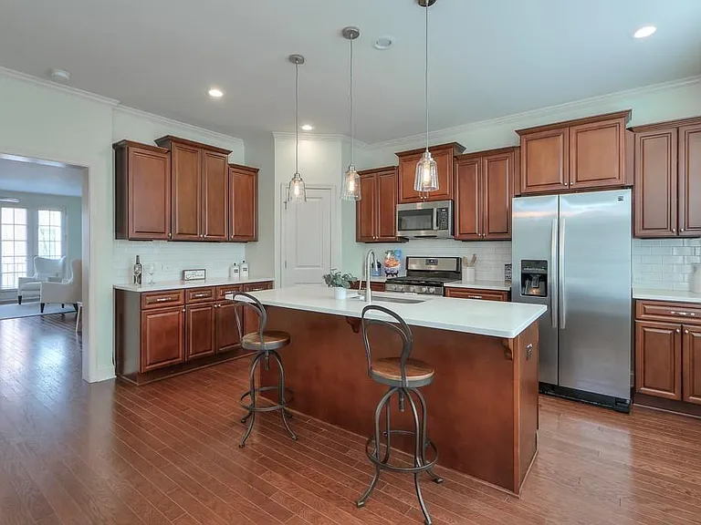 7205 Lowery Oak Dr — Photo 12