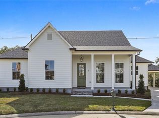 7 Leeward Ct, New Orleans, LA 70131