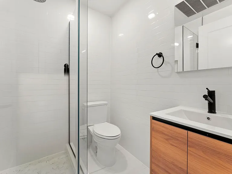 821A Quincy St #2 — Photo 8