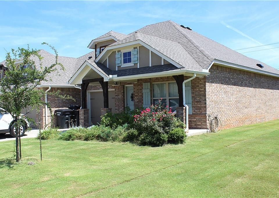 1st image of 3812 Vista Dr