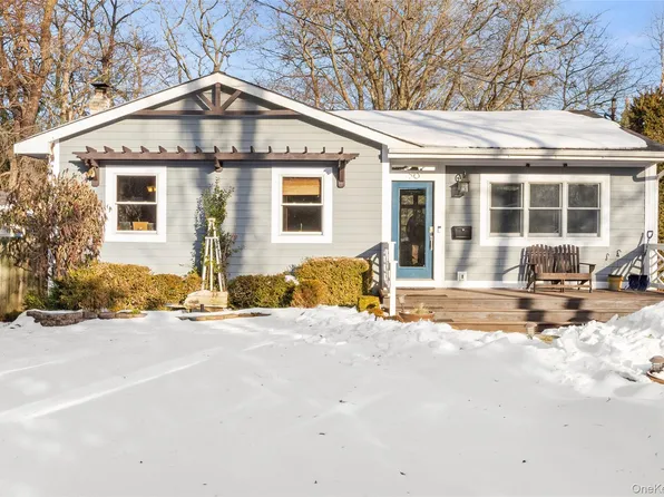 50 Atlantic Avenue, East Islip, NY 11730