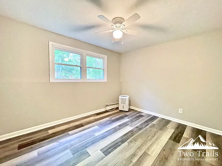 555 Finley Cove Rd — Photo 8