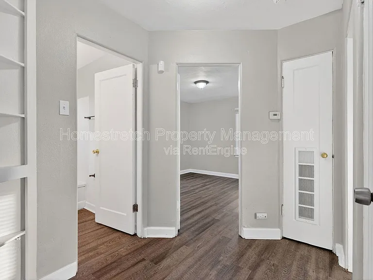 9868 Lorna Ln — Photo 11
