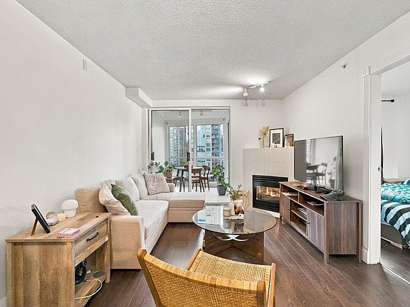 2nd image of 939 Homer St #1803