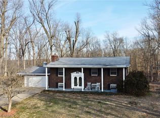 57 Mooreland Rd, Belpre, OH 45714