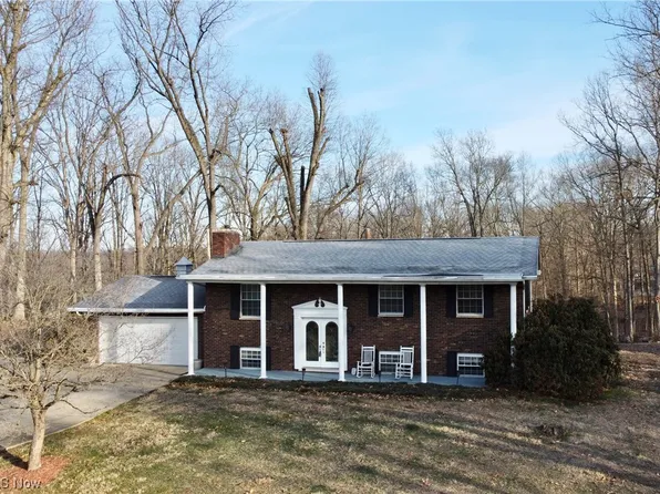 57 Mooreland Rd, Belpre, OH 45714