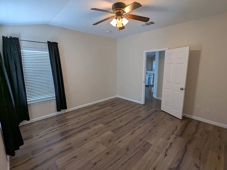 313 Tudor House Rd — Photo 6