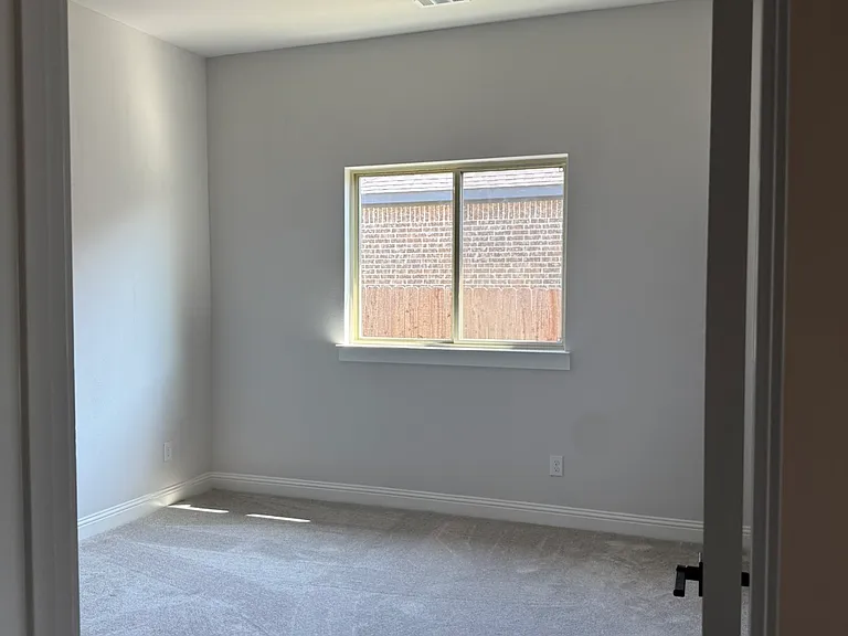 1832 Noble Ct — Photo 12